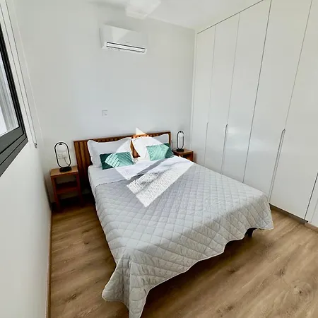 Appartement Luxury Maisonette-loft 200 M To Sea With High Quality Working Desk Paphos