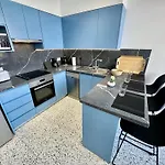 Apartment Luxury Maisonette-loft 200 M To Sea With High Quality Working Desk Paphos