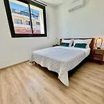 Luxury Maisonette-loft 200 M To Sea With High Quality Working Desk