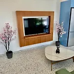 Apartment Luxury Maisonette-loft 200 M To Sea With High Quality Working Desk Paphos