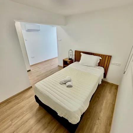 Luxury Maisonette 200 Meter To Sea Apartment *
