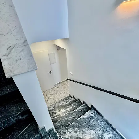 Luxury Maisonette-loft 200 M To Sea With High Quality Working Desk Appartamento Paphos