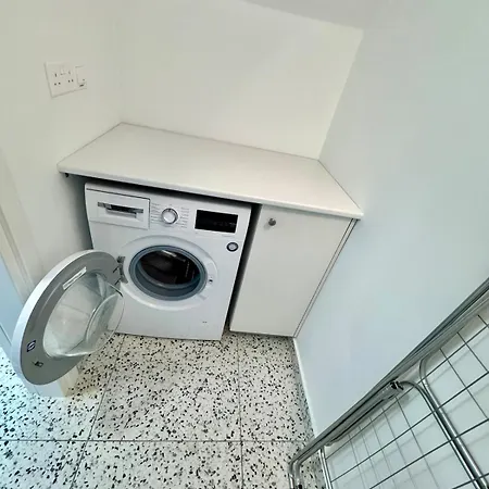 Luxury Maisonette-loft 200 M To Sea With High Quality Working Desk Pafos