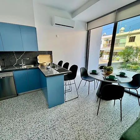 Luxury Maisonette 200 Meter To Sea Apartment *