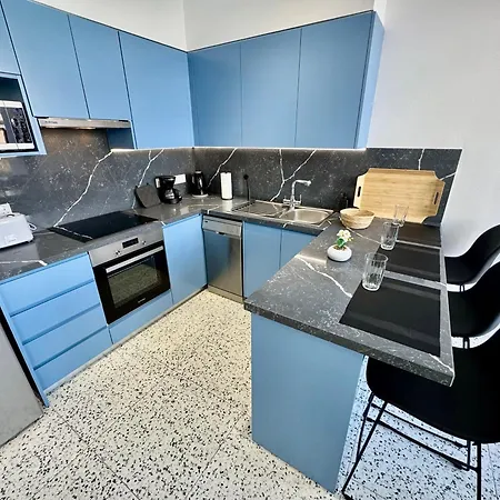 Apartamento Luxury Maisonette-loft 200 M To Sea With High Quality Working Desk Pafos