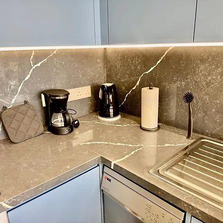 Apartment Luxury Maisonette-loft 200 M To Sea With High Quality Working Desk