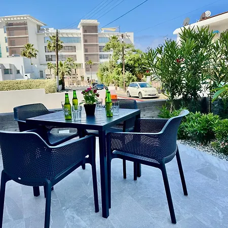 Luxury Maisonette 200 Meter To Sea Apartment *