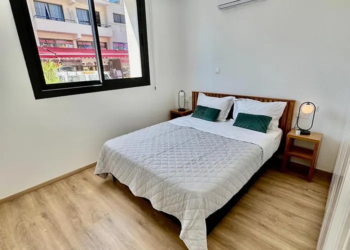 アパート Luxury Maisonette-loft 200 M To Sea With High Quality Working Desk *