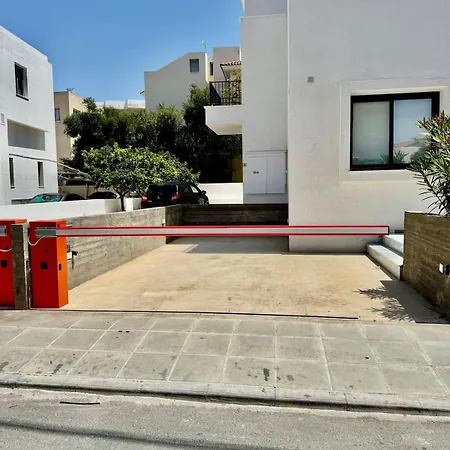 Luxury Maisonette-loft 200 M To Sea With High Quality Working Desk Appartement Paphos