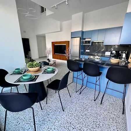 Luxury Maisonette-loft 200 M To Sea With High Quality Working Desk * Pafos