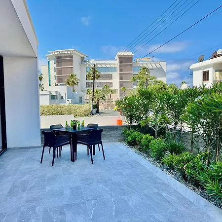 Luxury Maisonette-loft 200 M To Sea With High Quality Working Desk * Paphos