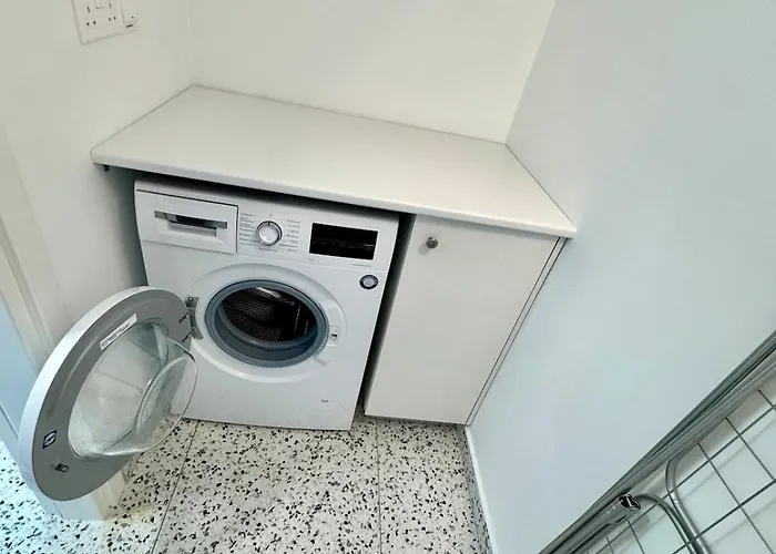 Luxury Maisonette-loft 200 M To Sea With High Quality Working Desk Paphos