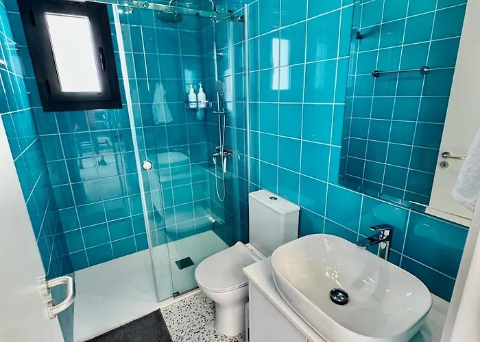 Luxury Maisonette-loft 200 M To Sea With High Quality Working Desk * Paphos