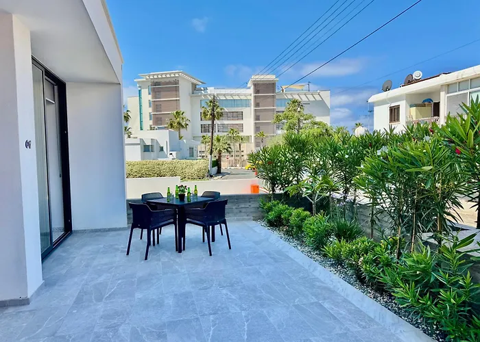 Luxury Maisonette-loft 200 M To Sea With High Quality Working Desk * Paphos