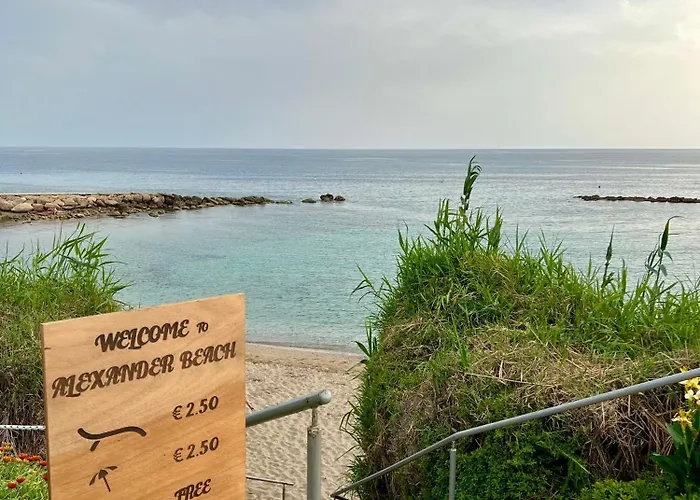 Lejlighed Luxury Maisonette-loft 200 M To Sea With High Quality Working Desk Paphos